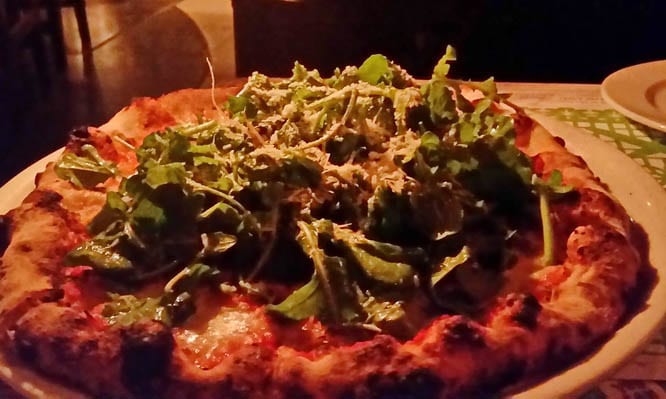 Arugula pizza - Flora Farm