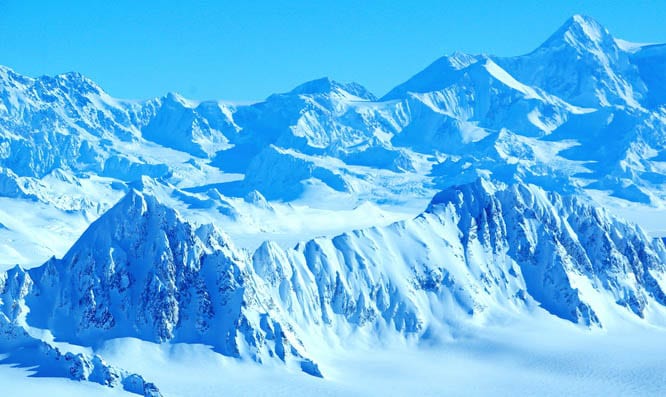 Fly by Mount Logan - Canada's highest peak, Kluane National Park