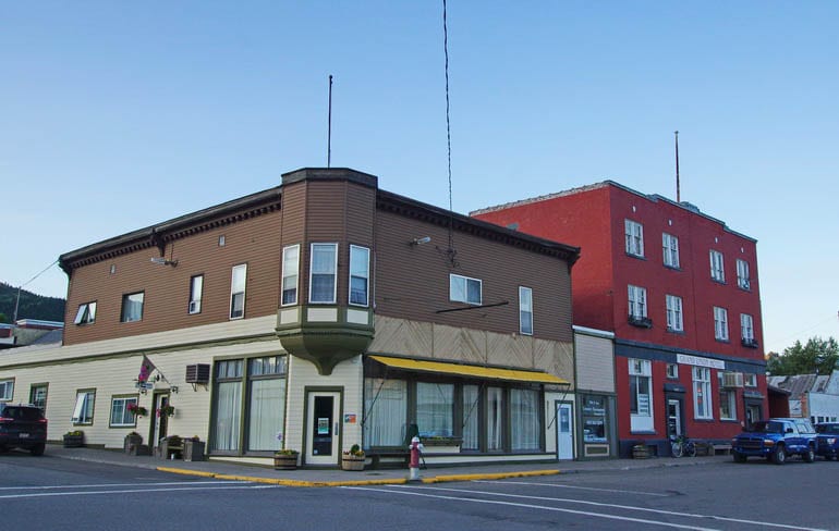 Country Encounters: Why its The Best Place to Stay in the Crowsnest Area